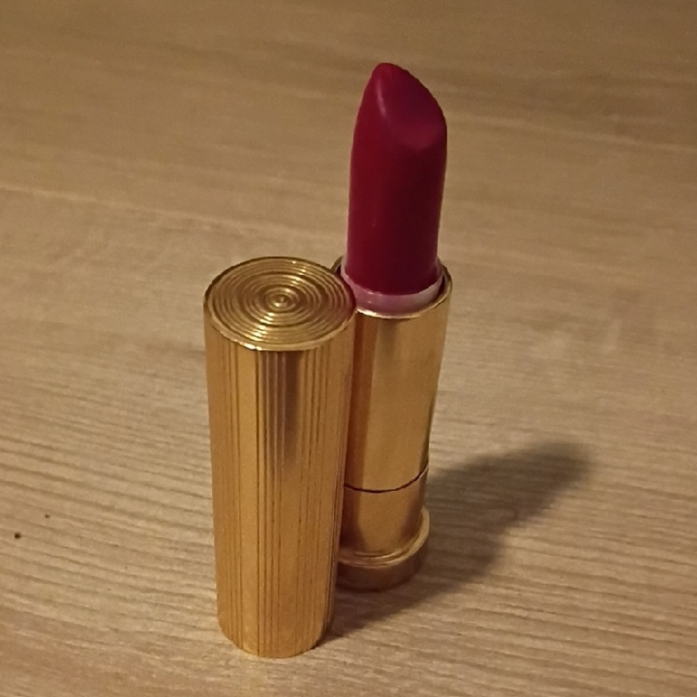 Estee Lauder Vintage Scarlet Lipstick - Picture 5 of 5